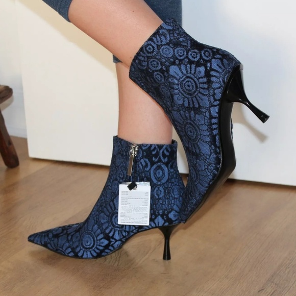 Gorgeous Blue & Black Jacquard Print Zara Booties - Picture 8 of 8